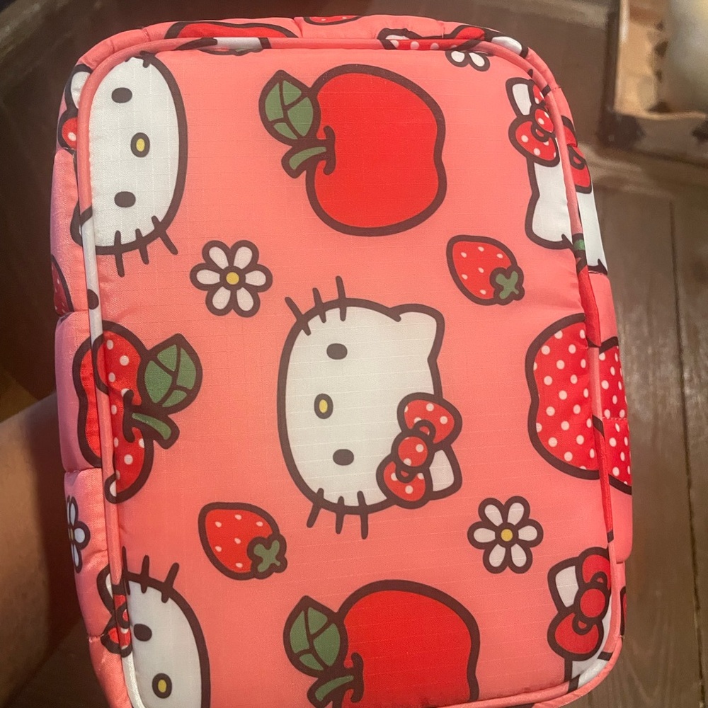 Baggu x Hello Kitty and Friends Puffy Lunch Bag - Picture 13 of 13